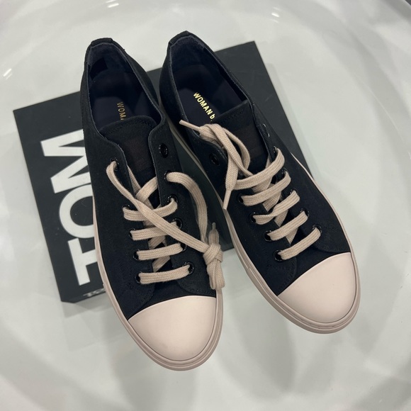 Common Projects Low Canvas Sneakers - Picture 7 of 13